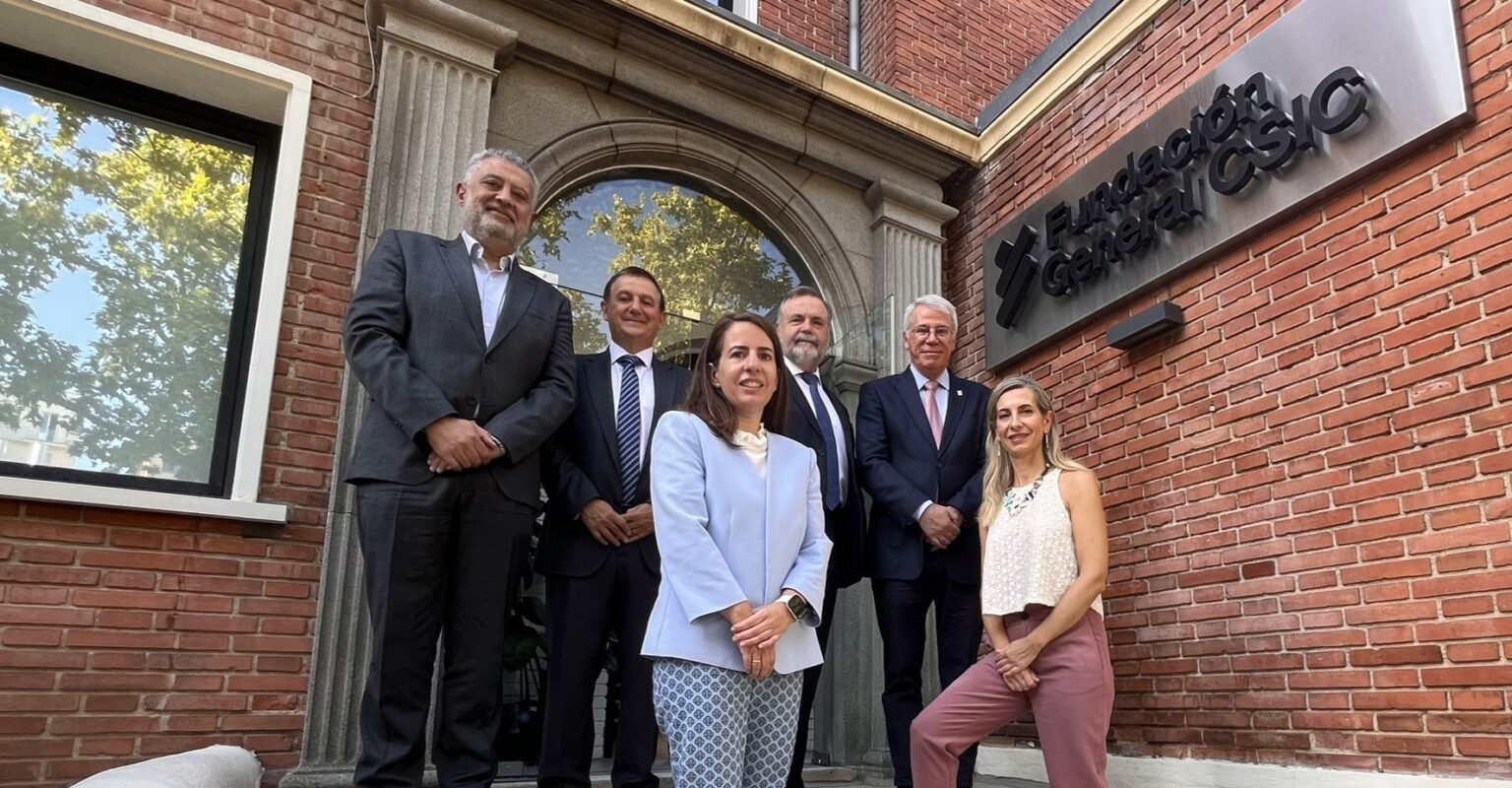 La Fundación DomusVi y el CSIC impulsan la investigación sobre envejecimiento